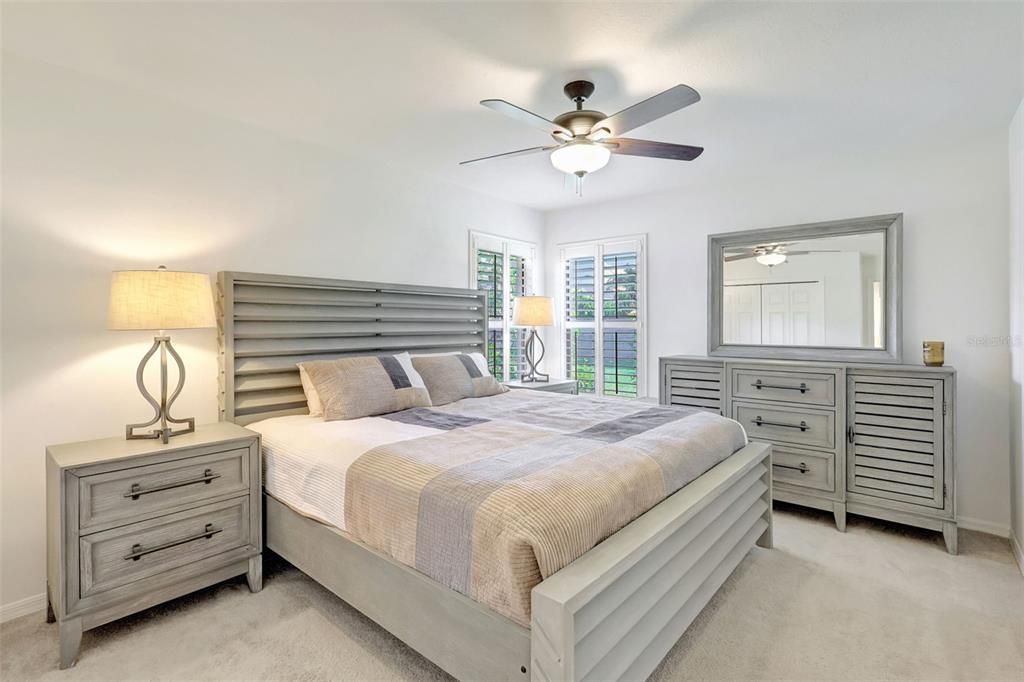 Под контрактом: $845,000 (3 спален, 2 ванн, 2536 Квадратных фут)