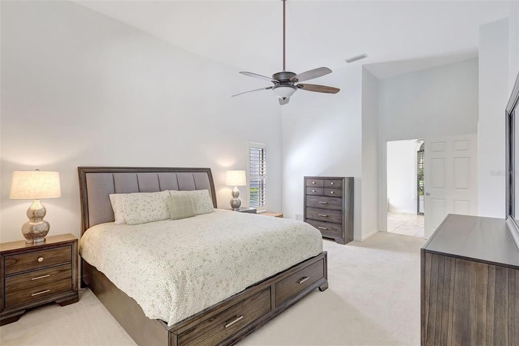 Под контрактом: $845,000 (3 спален, 2 ванн, 2536 Квадратных фут)