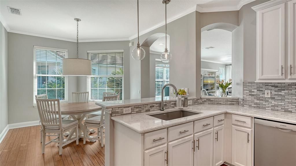 For Sale: $500,000 (2 beds, 2 baths, 1560 Square Feet)