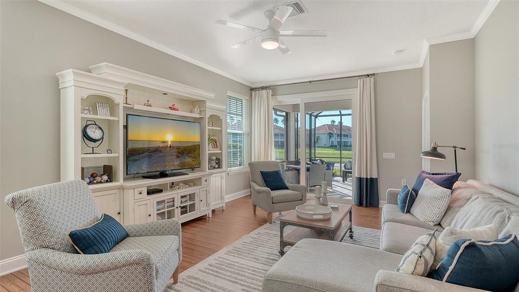 For Sale: $500,000 (2 beds, 2 baths, 1560 Square Feet)