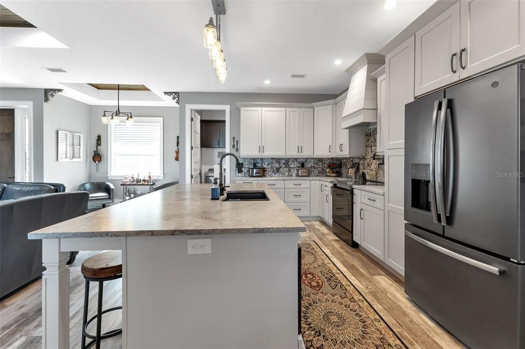 En Venta: $979,900 (3 camas, 2 baños, 1914 Pies cuadrados)