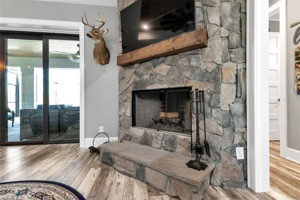 En Venta: $979,900 (3 camas, 2 baños, 1914 Pies cuadrados)