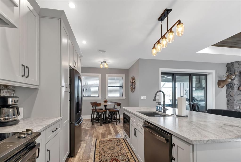 En Venta: $979,900 (3 camas, 2 baños, 1914 Pies cuadrados)