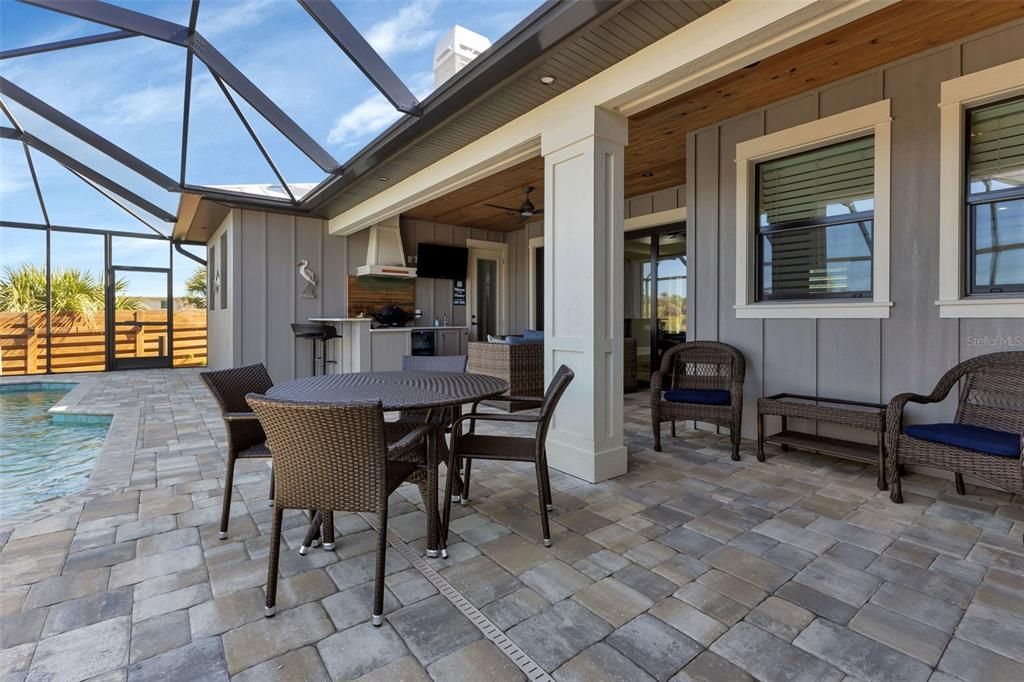 En Venta: $979,900 (3 camas, 2 baños, 1914 Pies cuadrados)