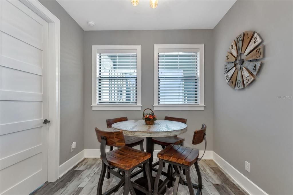 En Venta: $979,900 (3 camas, 2 baños, 1914 Pies cuadrados)