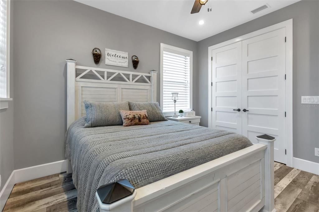 En Venta: $979,900 (3 camas, 2 baños, 1914 Pies cuadrados)