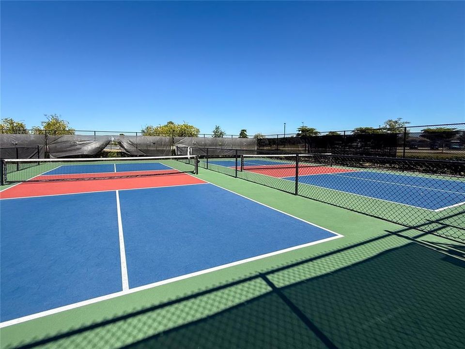 Active With Contract: $310,000 (3 beds, 2 baths, 1925 Square Feet)