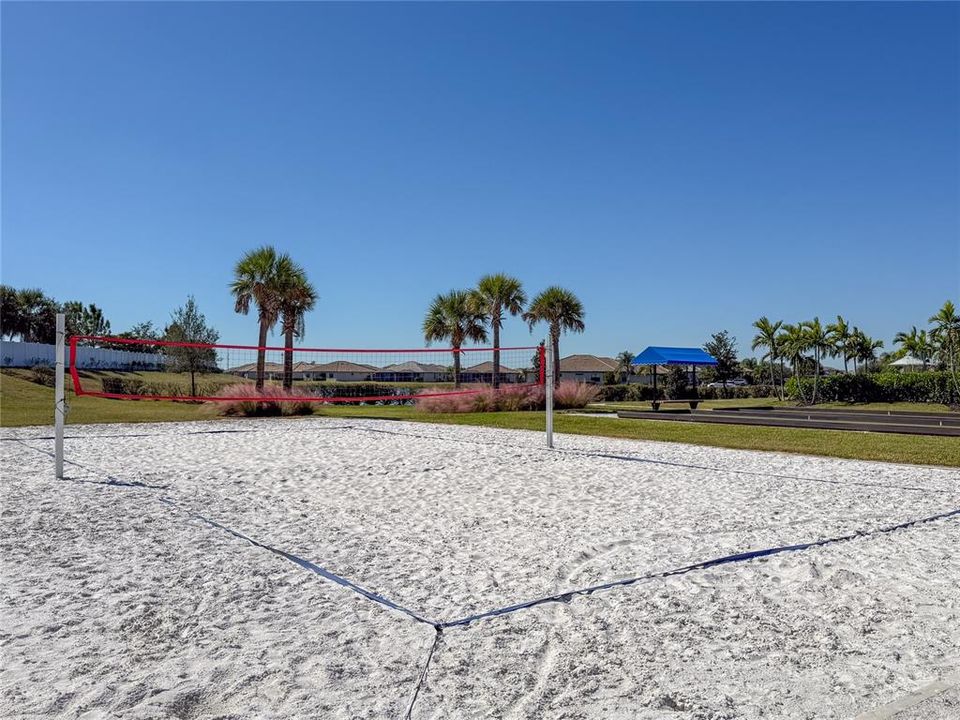 Active With Contract: $310,000 (3 beds, 2 baths, 1925 Square Feet)