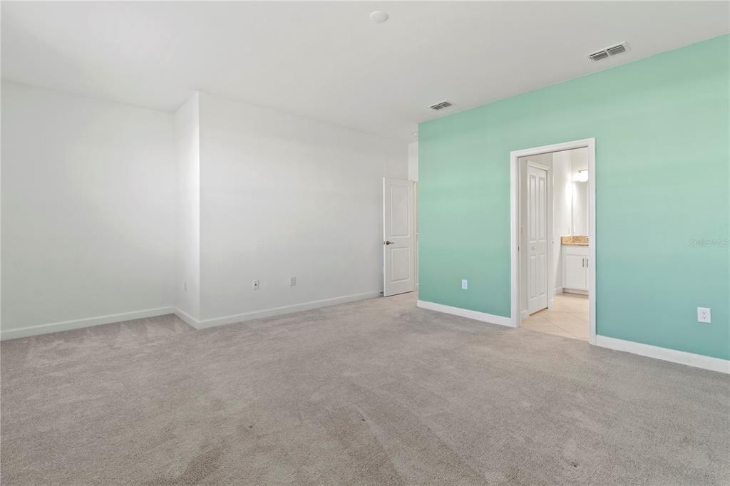 Active With Contract: $310,000 (3 beds, 2 baths, 1925 Square Feet)