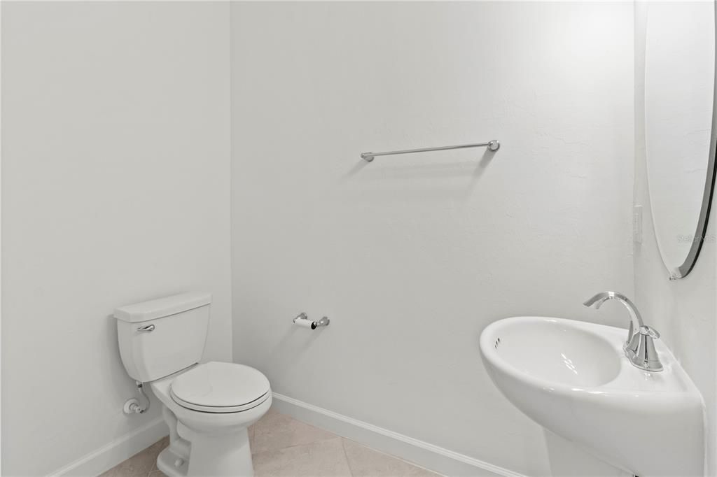 Active With Contract: $310,000 (3 beds, 2 baths, 1925 Square Feet)