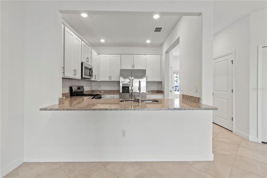 Active With Contract: $310,000 (3 beds, 2 baths, 1925 Square Feet)