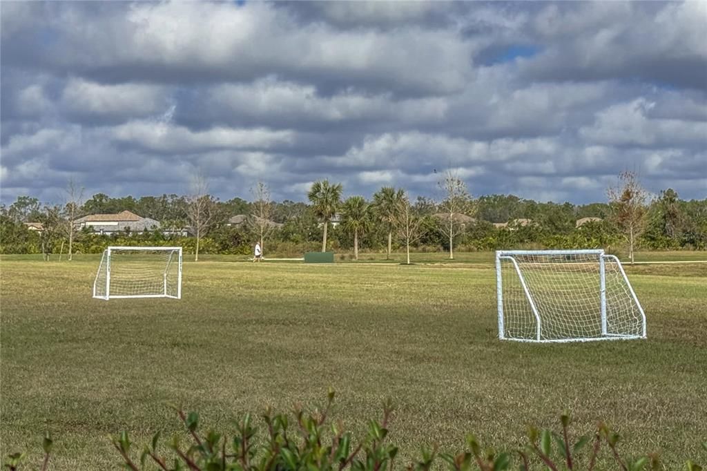 Active With Contract: $310,000 (3 beds, 2 baths, 1925 Square Feet)