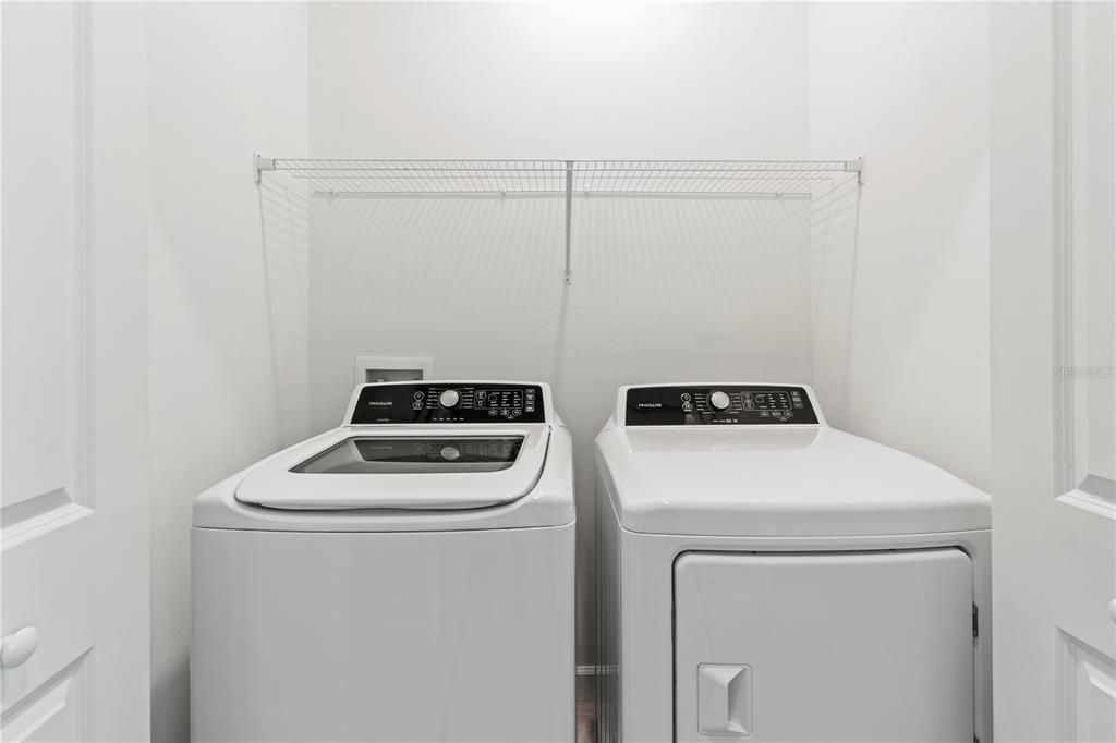 Active With Contract: $310,000 (3 beds, 2 baths, 1925 Square Feet)