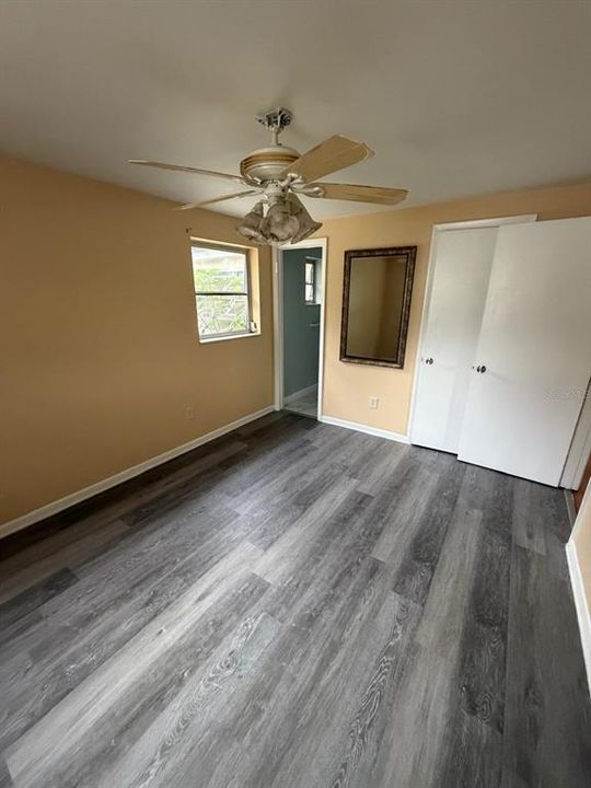 For Sale: $230,000 (2 beds, 1 baths, 880 Square Feet)