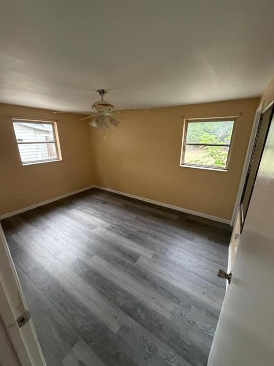 For Sale: $230,000 (2 beds, 1 baths, 880 Square Feet)