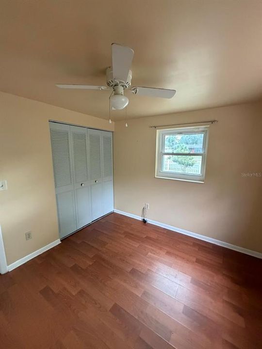 For Sale: $230,000 (2 beds, 1 baths, 880 Square Feet)