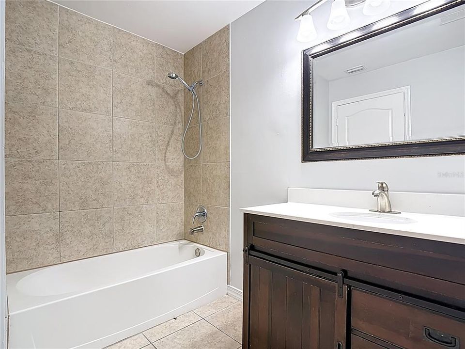 На продажу: $320,000 (3 спален, 2 ванн, 1751 Квадратных фут)