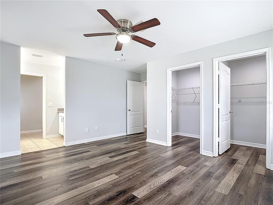 На продажу: $320,000 (3 спален, 2 ванн, 1751 Квадратных фут)