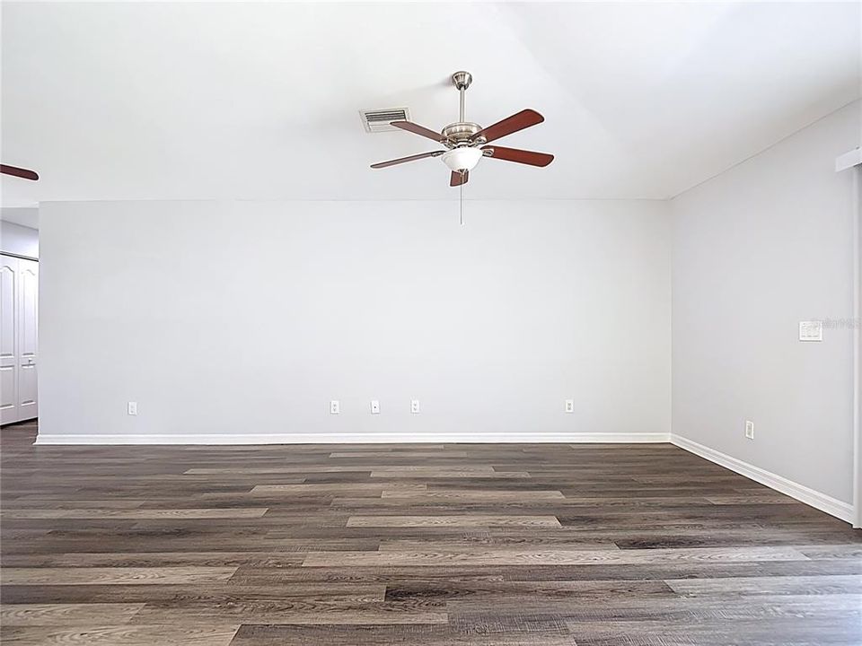 На продажу: $320,000 (3 спален, 2 ванн, 1751 Квадратных фут)