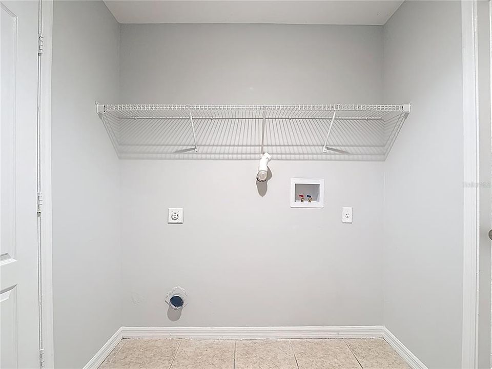 На продажу: $320,000 (3 спален, 2 ванн, 1751 Квадратных фут)