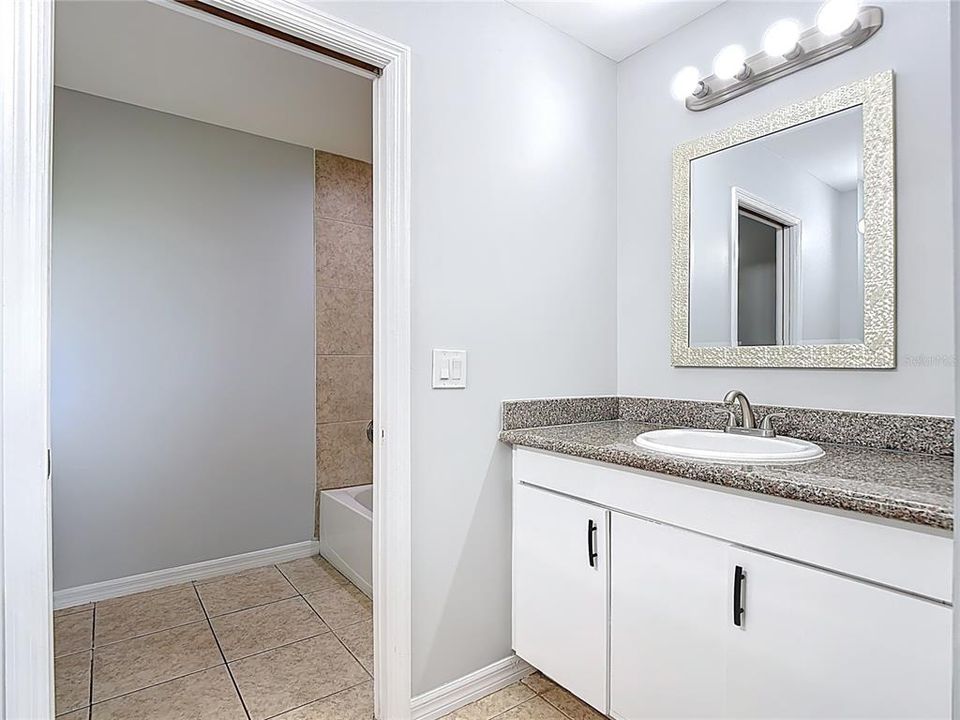 На продажу: $320,000 (3 спален, 2 ванн, 1751 Квадратных фут)