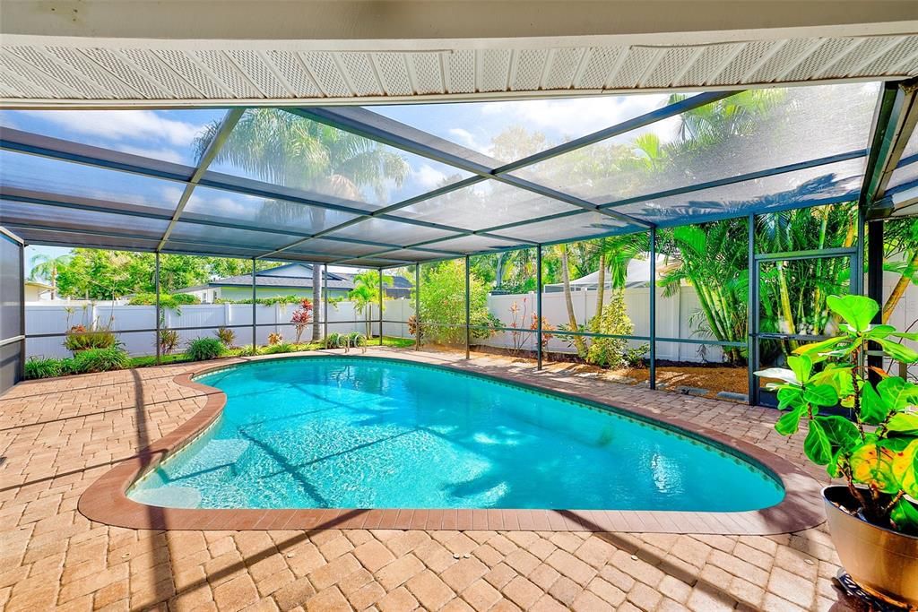 Active With Contract: $599,000 (4 beds, 2 baths, 2008 Square Feet)