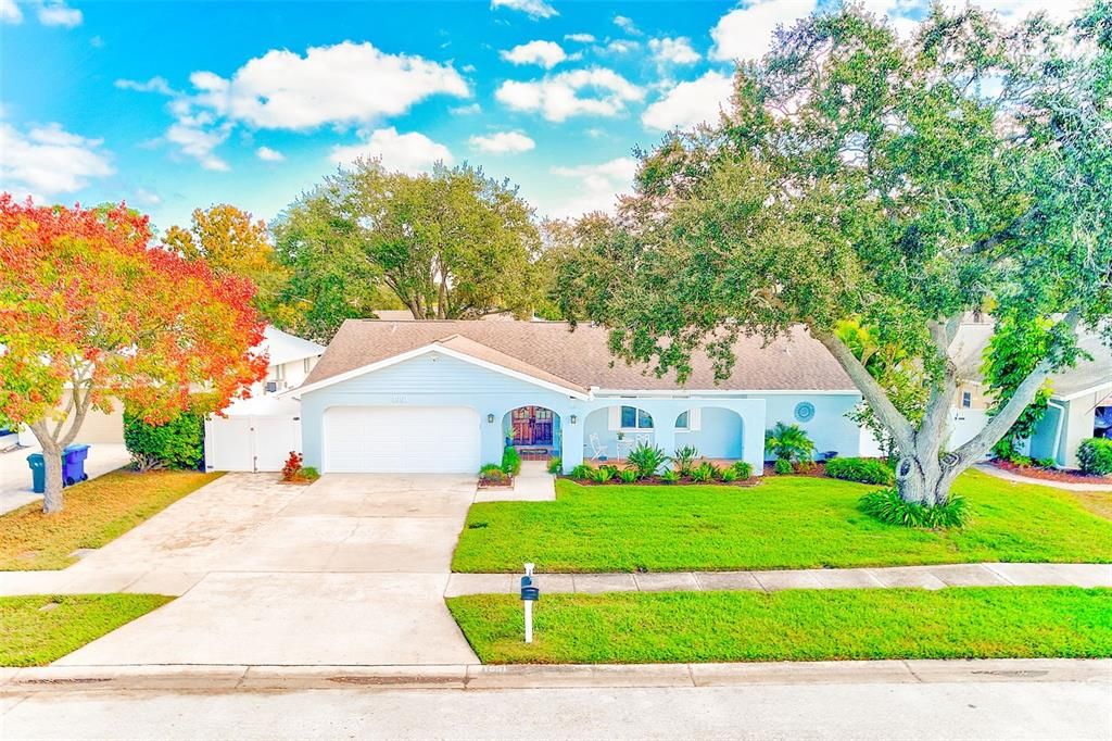 Active With Contract: $599,000 (4 beds, 2 baths, 2008 Square Feet)