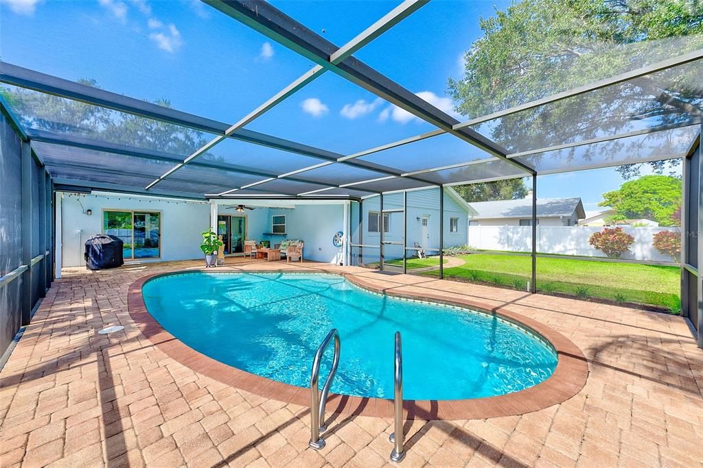 Active With Contract: $599,000 (4 beds, 2 baths, 2008 Square Feet)