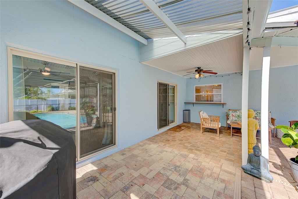 Active With Contract: $599,000 (4 beds, 2 baths, 2008 Square Feet)