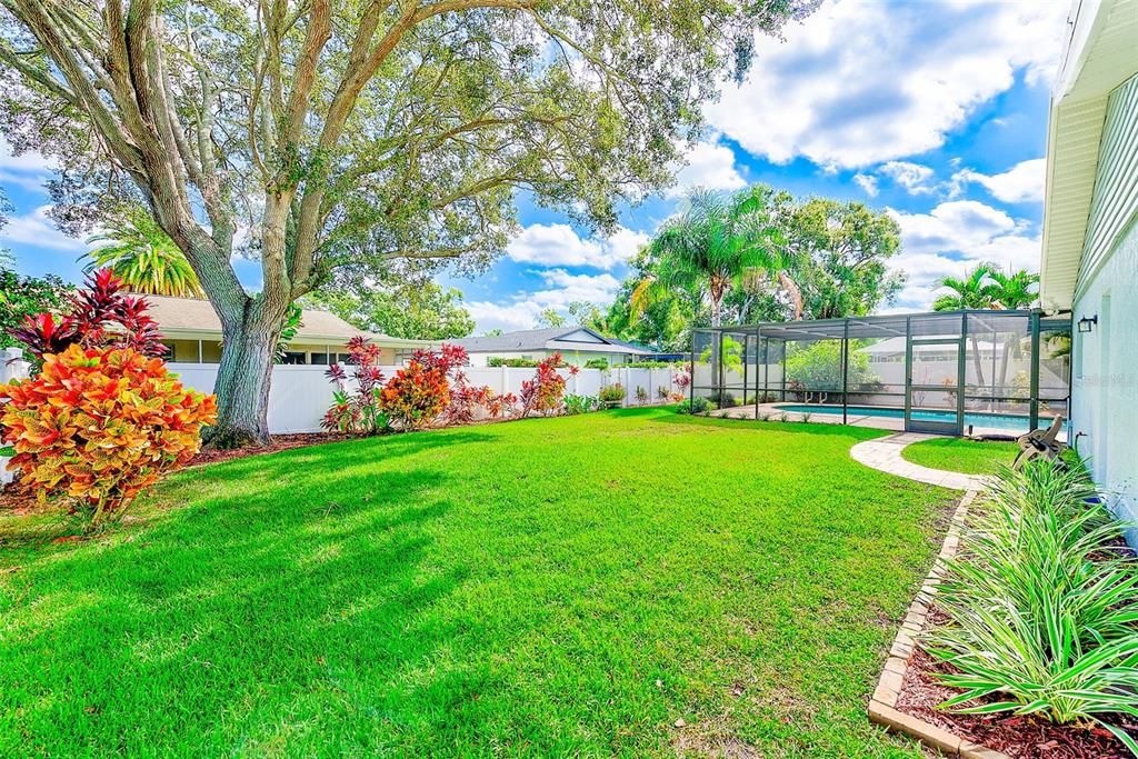 Active With Contract: $599,000 (4 beds, 2 baths, 2008 Square Feet)