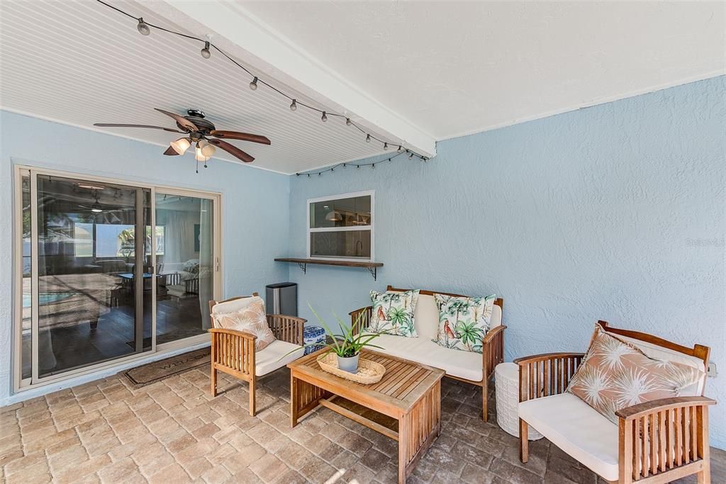 Active With Contract: $599,000 (4 beds, 2 baths, 2008 Square Feet)