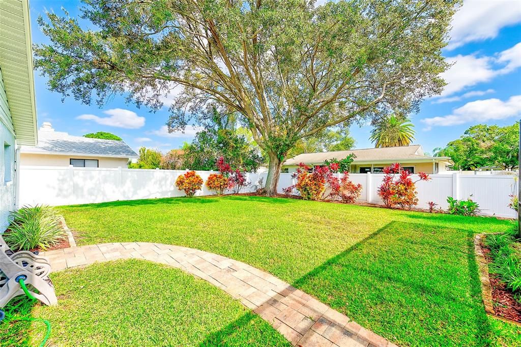 Active With Contract: $599,000 (4 beds, 2 baths, 2008 Square Feet)