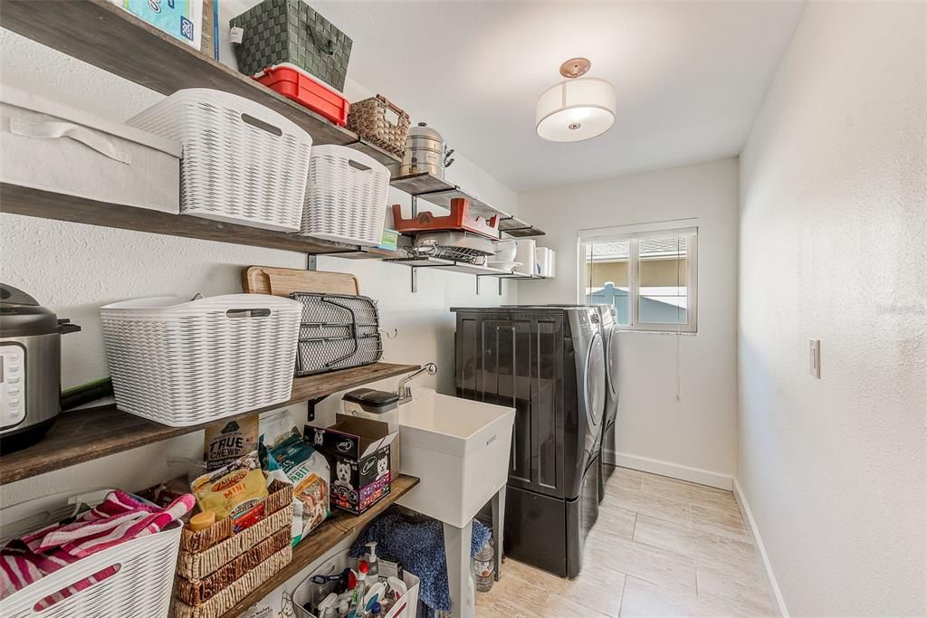 Active With Contract: $599,000 (4 beds, 2 baths, 2008 Square Feet)