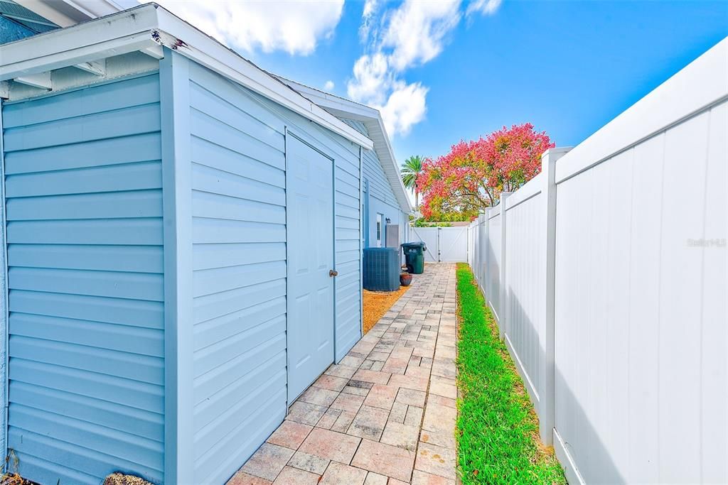 Active With Contract: $599,000 (4 beds, 2 baths, 2008 Square Feet)