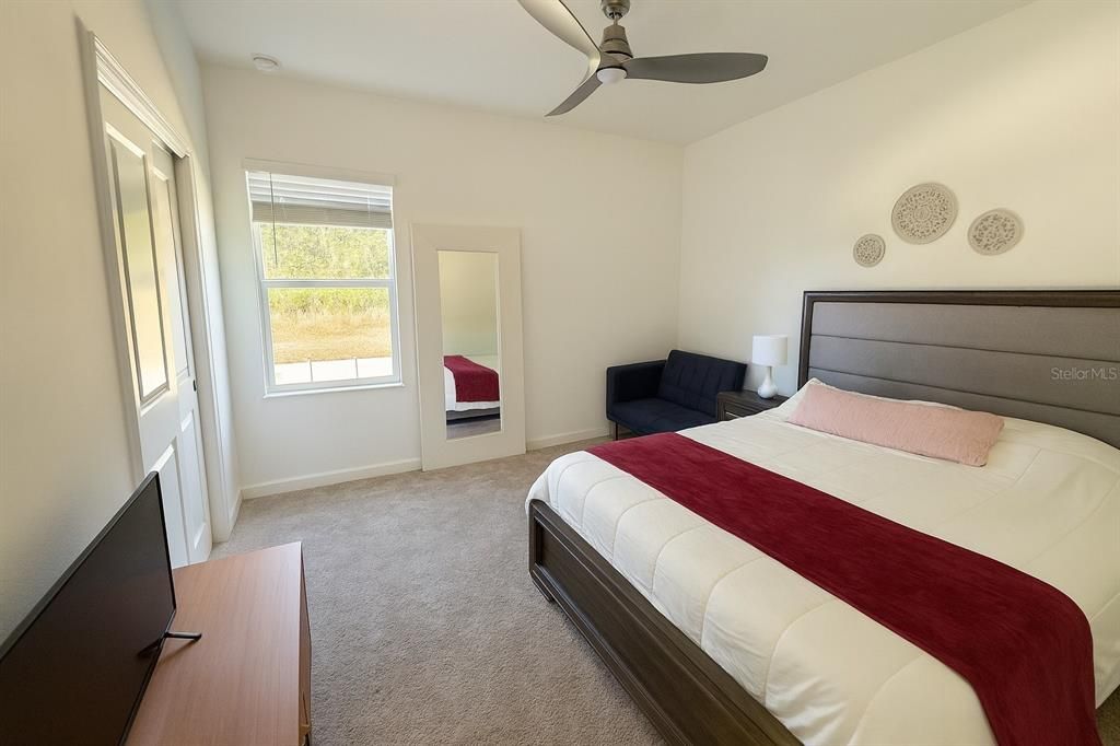 В аренду: $3,800 (5 спален, 3 ванн, 2560 Квадратных фут)