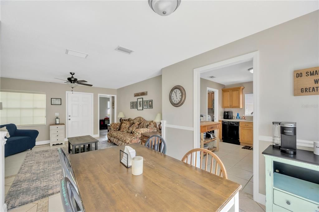 待售: $314,900 (3 贝兹, 1 浴室, 1305 平方英尺)