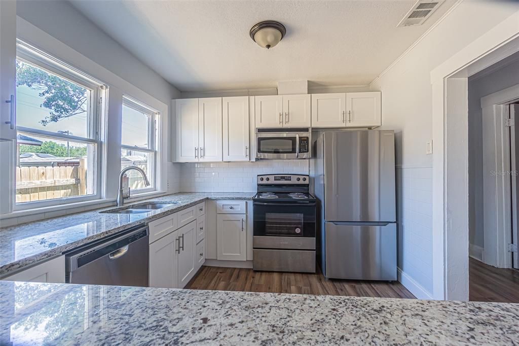 For Sale: $279,000 (3 beds, 1 baths, 1152 Square Feet)