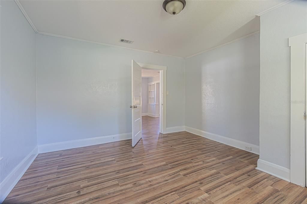 For Sale: $279,000 (3 beds, 1 baths, 1152 Square Feet)
