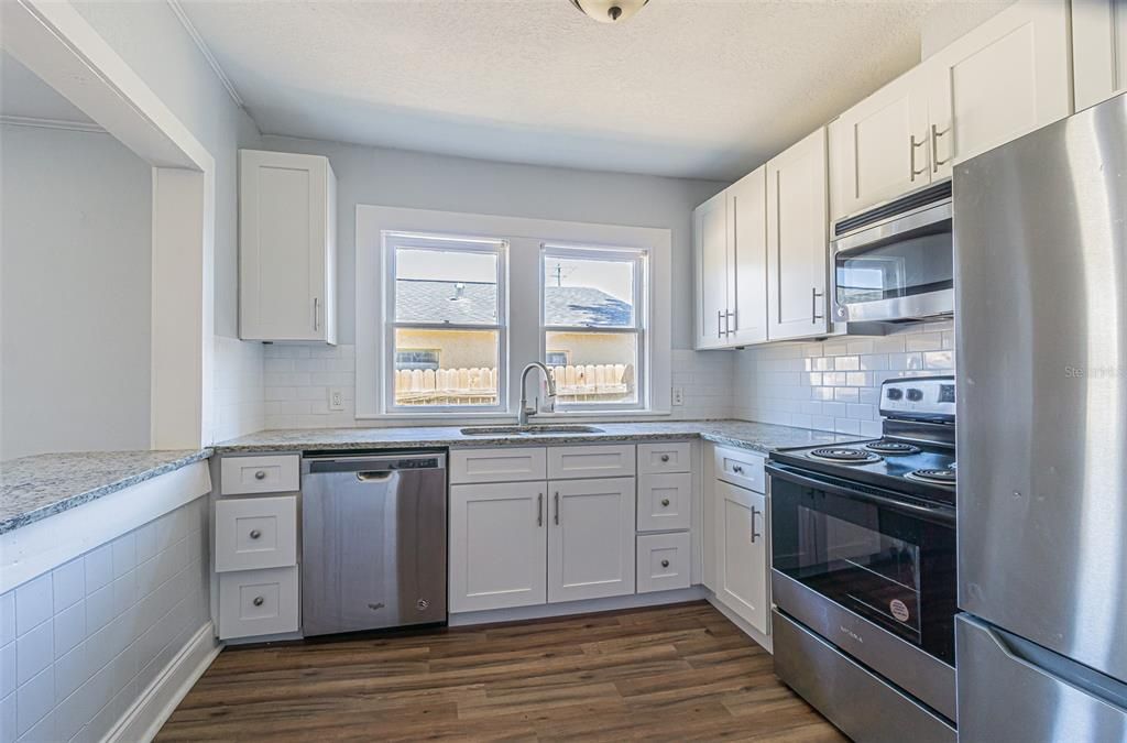 For Sale: $279,000 (3 beds, 1 baths, 1152 Square Feet)