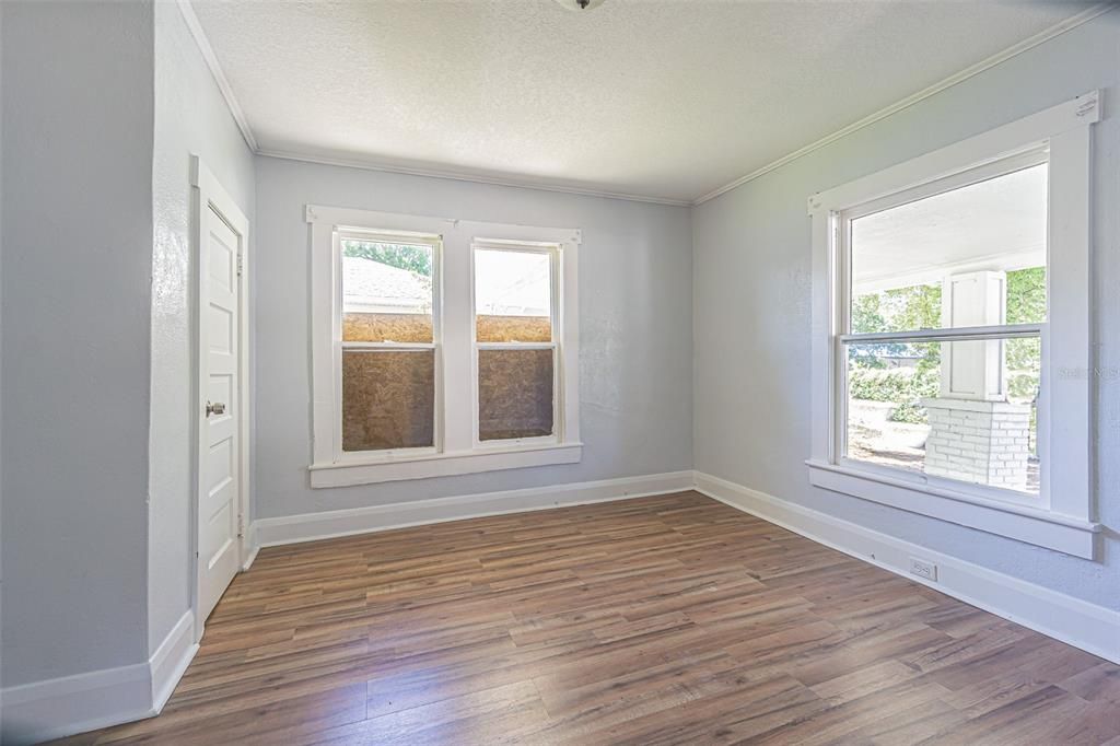 For Sale: $279,000 (3 beds, 1 baths, 1152 Square Feet)