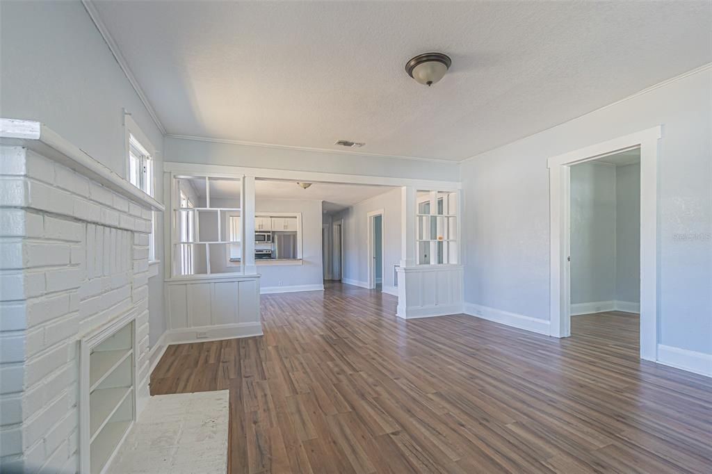 For Sale: $279,000 (3 beds, 1 baths, 1152 Square Feet)