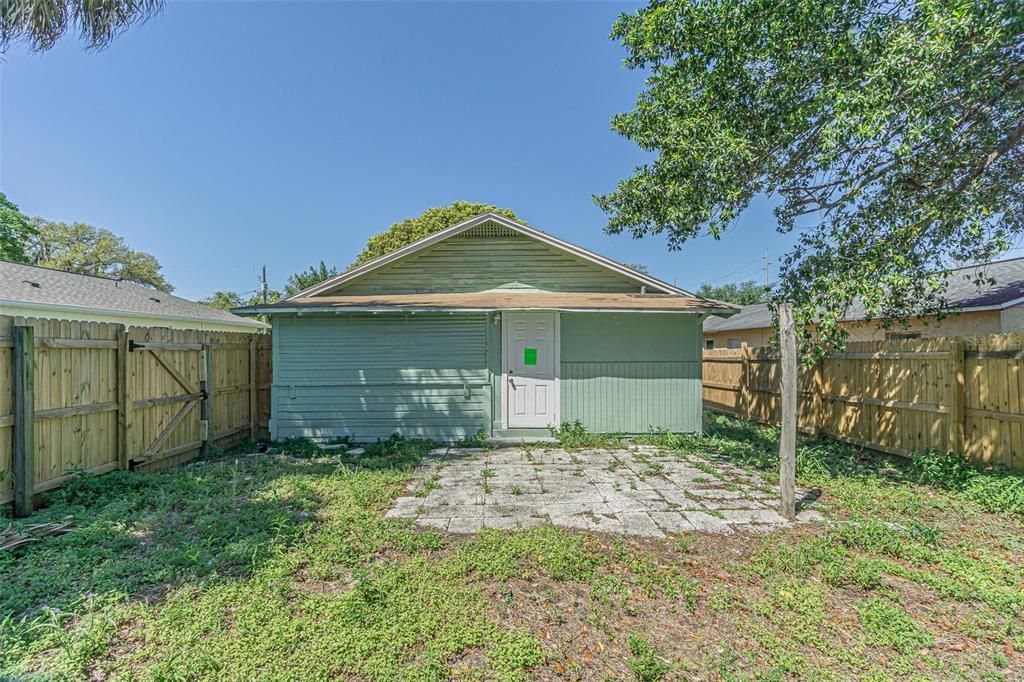For Sale: $279,000 (3 beds, 1 baths, 1152 Square Feet)