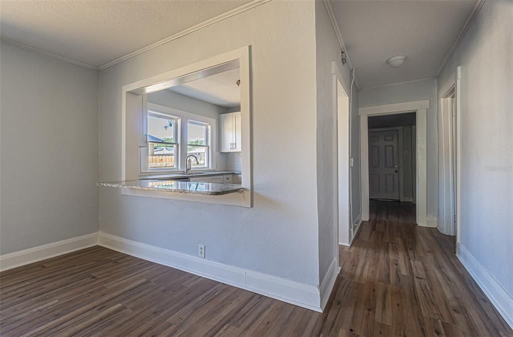 For Sale: $279,000 (3 beds, 1 baths, 1152 Square Feet)