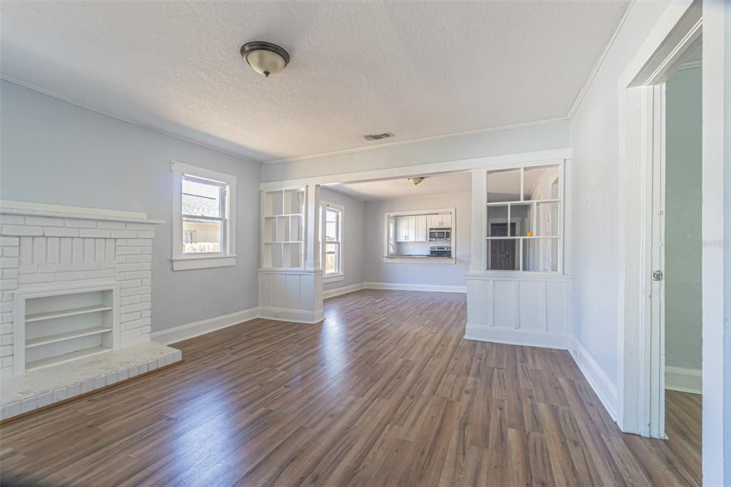 For Sale: $279,000 (3 beds, 1 baths, 1152 Square Feet)