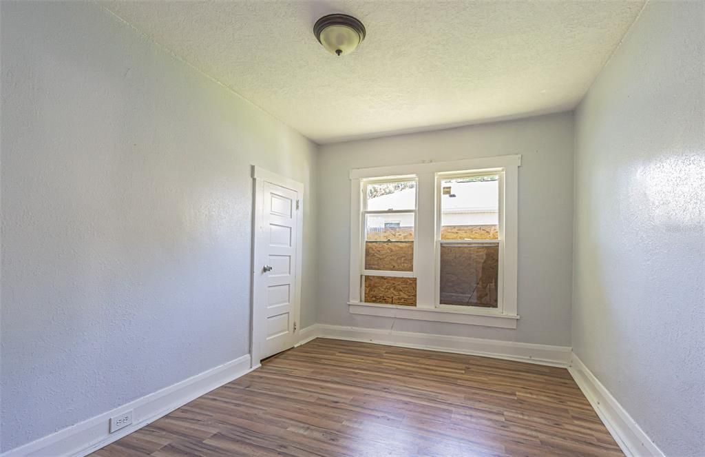 For Sale: $279,000 (3 beds, 1 baths, 1152 Square Feet)