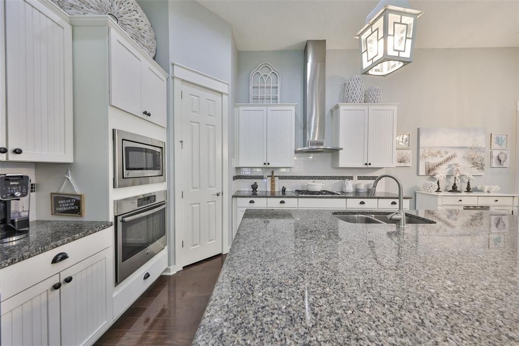 На продажу: $529,000 (4 спален, 3 ванн, 2592 Квадратных фут)