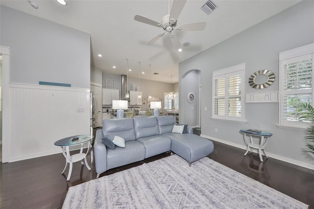 На продажу: $529,000 (4 спален, 3 ванн, 2592 Квадратных фут)