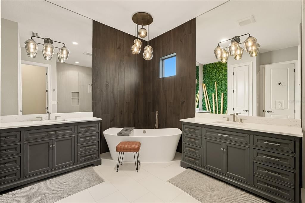 For Sale: $2,550,000 (3 beds, 3 baths, 3991 Square Feet)