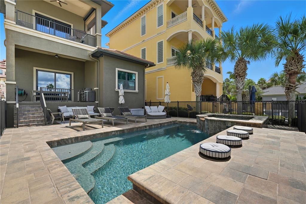 For Sale: $2,550,000 (3 beds, 3 baths, 3991 Square Feet)