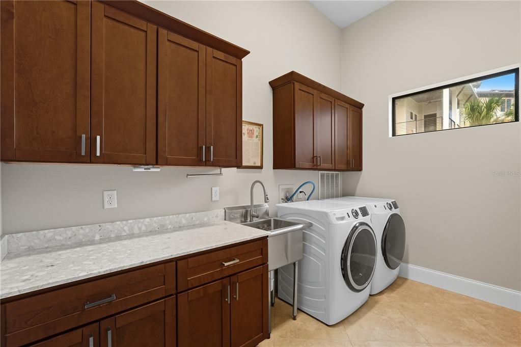 For Sale: $2,550,000 (3 beds, 3 baths, 3991 Square Feet)